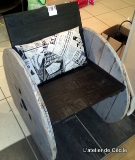 fauteuil fabriqué avec un touret (125€)